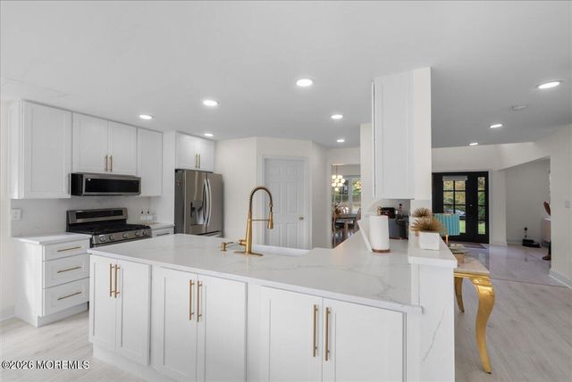13 Cottonwood Drive, Jackson, NJ 08527