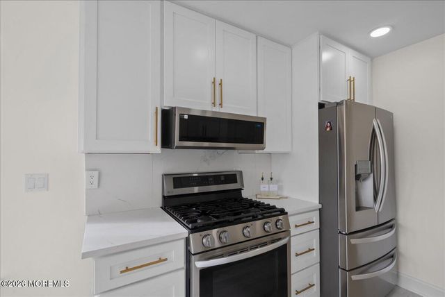 13 Cottonwood Drive, Jackson, NJ 08527