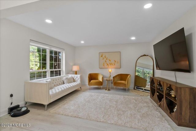 13 Cottonwood Drive, Jackson, NJ 08527
