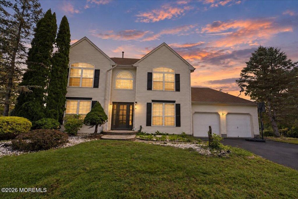 13 Cottonwood Drive, Jackson, NJ 08527