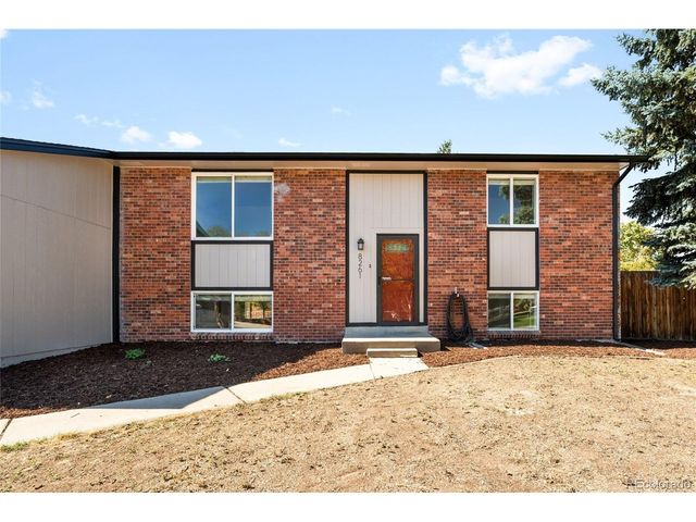 8261 W Pomona Dr, Arvada, CO 80005