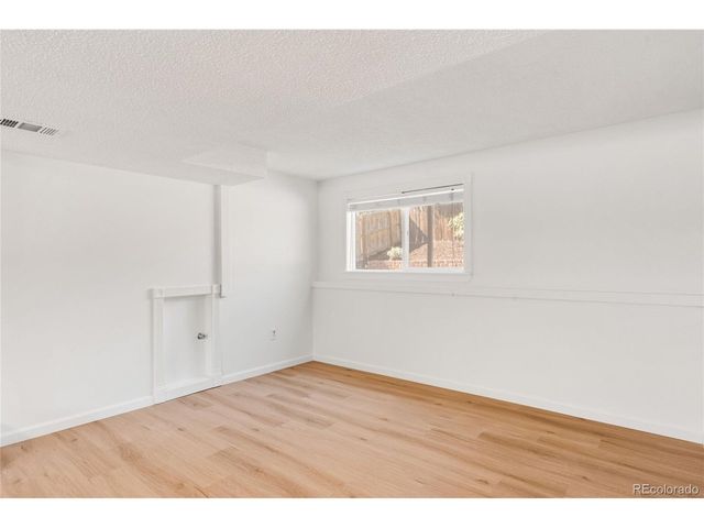8261 W Pomona Dr, Arvada, CO 80005