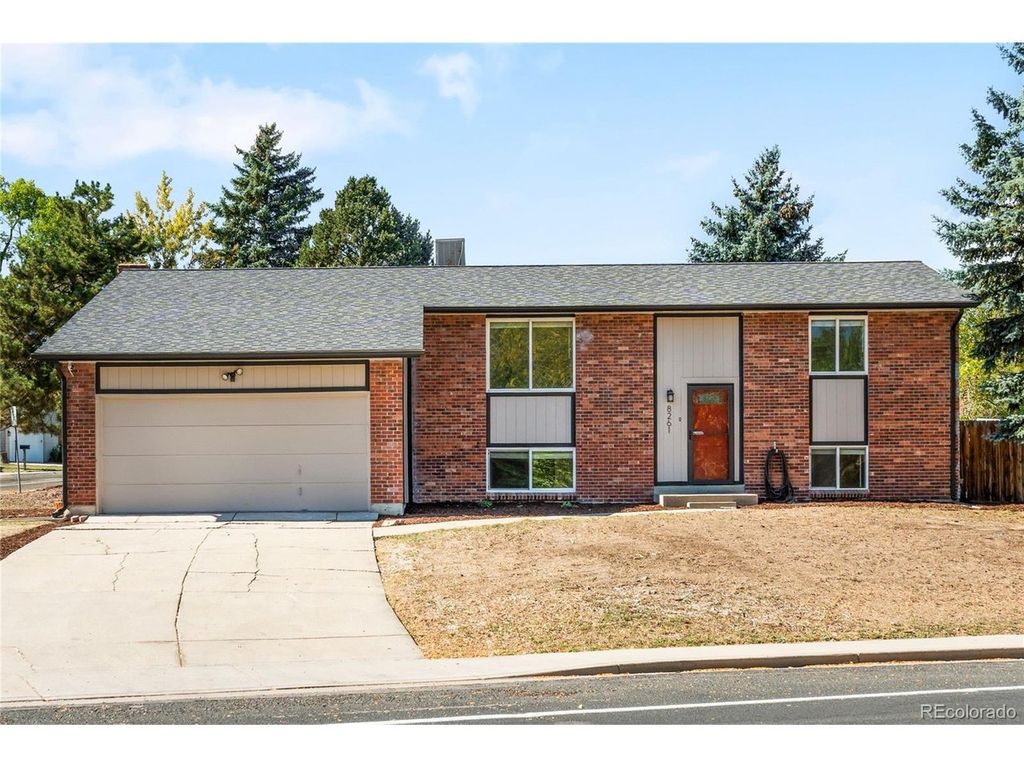 8261 W Pomona Dr, Arvada, CO 80005