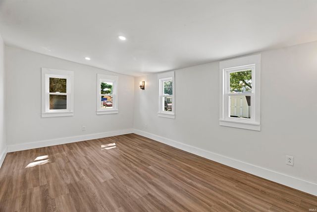 709 N Walnut Street, Hartford City, IN 47348