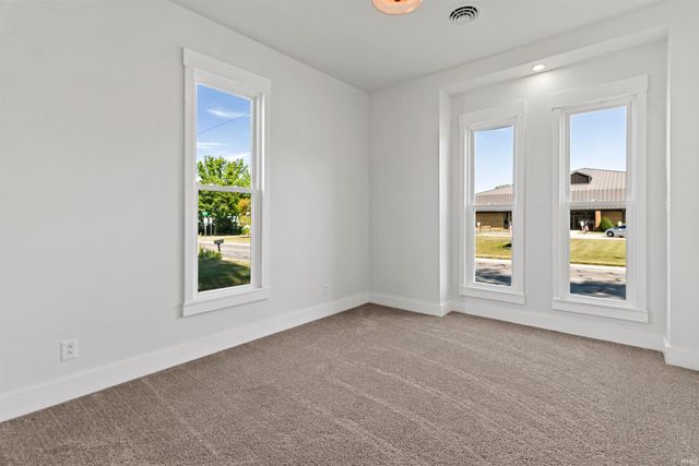 709 N Walnut Street, Hartford City, IN 47348