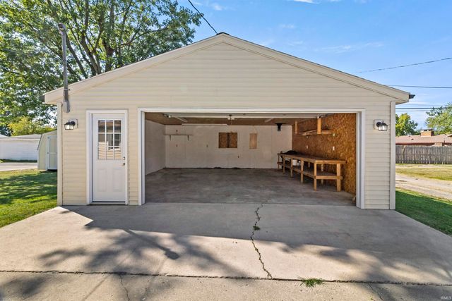 709 N Walnut Street, Hartford City, IN 47348