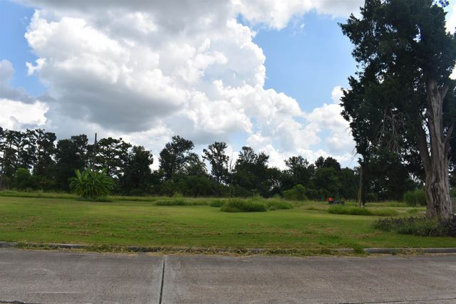 900 BLOCK Peach St, Houma, LA 70363