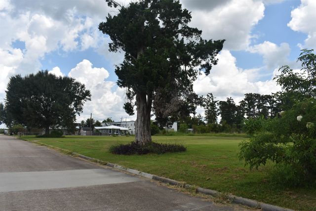 900 BLOCK Peach St, Houma, LA 70363