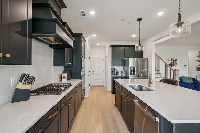 5200 Greentree Dr, Smyrna, TN 37167