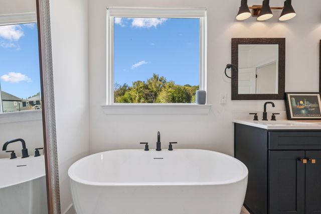 5200 Greentree Dr, Smyrna, TN 37167