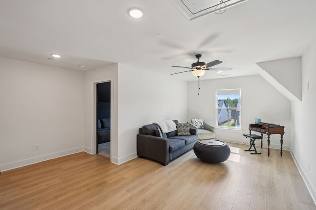 5200 Greentree Dr, Smyrna, TN 37167