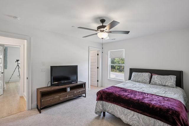 5200 Greentree Dr, Smyrna, TN 37167