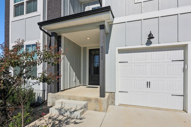 5200 Greentree Dr, Smyrna, TN 37167