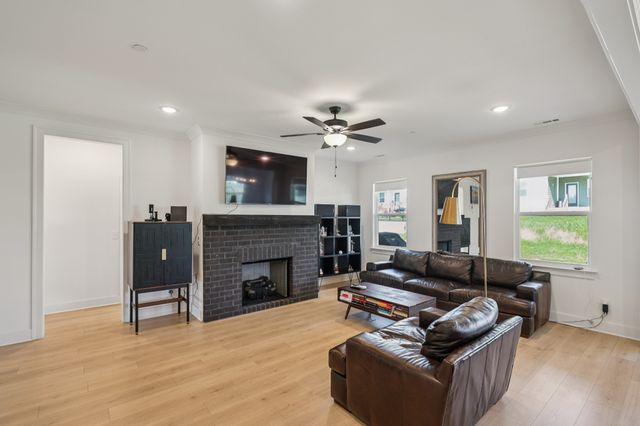 5200 Greentree Dr, Smyrna, TN 37167