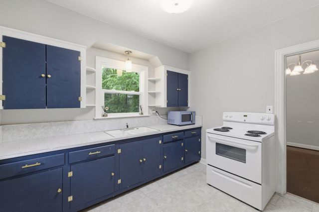 221 N 1st Street, Danville, KY 40422