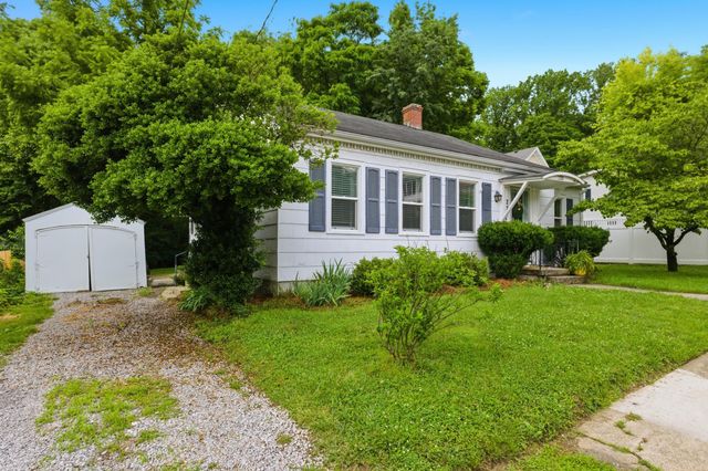 221 N 1st Street, Danville, KY 40422