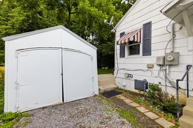 221 N 1st Street, Danville, KY 40422