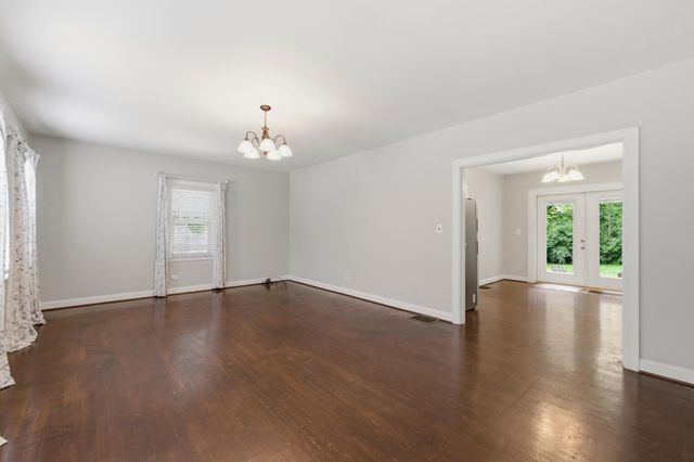 221 N 1st Street, Danville, KY 40422