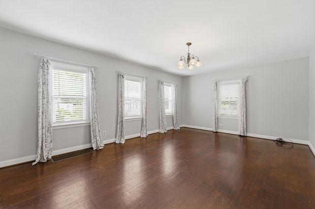 221 N 1st Street, Danville, KY 40422
