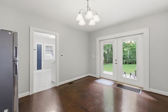 221 N 1st Street, Danville, KY 40422
