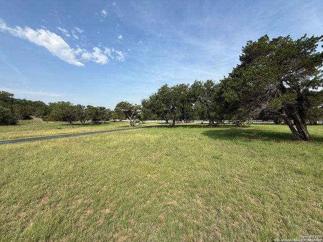 3.86 ACRES Remington, Bergheim, TX 78004