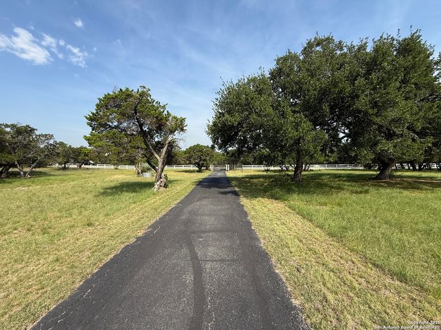 3.86 ACRES Remington, Bergheim, TX 78004