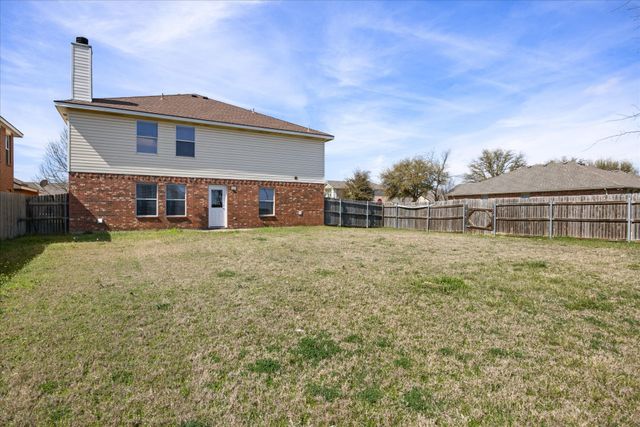 941 Honey Locust Lane, Crowley, TX 76036