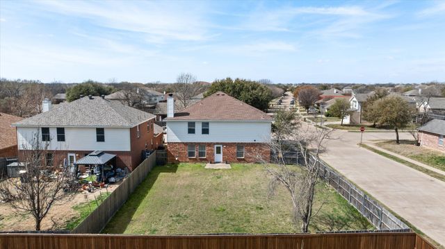 941 Honey Locust Lane, Crowley, TX 76036