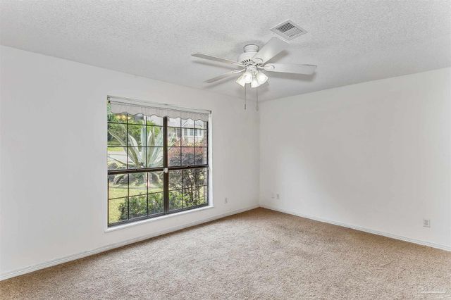 1960 Woodbridge Dr, Pensacola, FL 32514