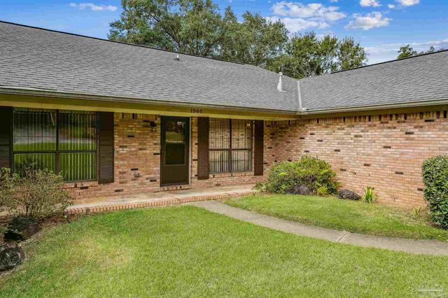 1960 Woodbridge Dr, Pensacola, FL 32514