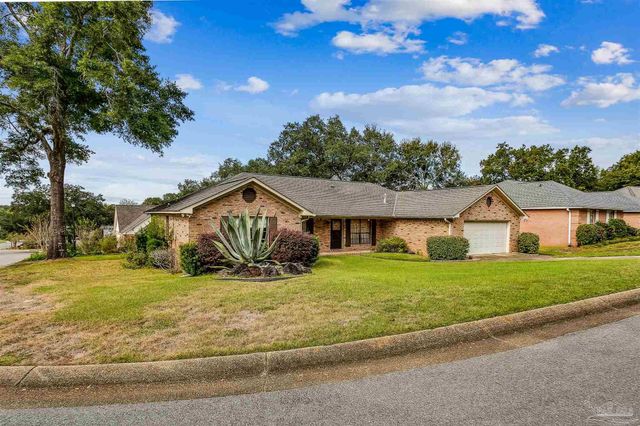 1960 Woodbridge Dr, Pensacola, FL 32514