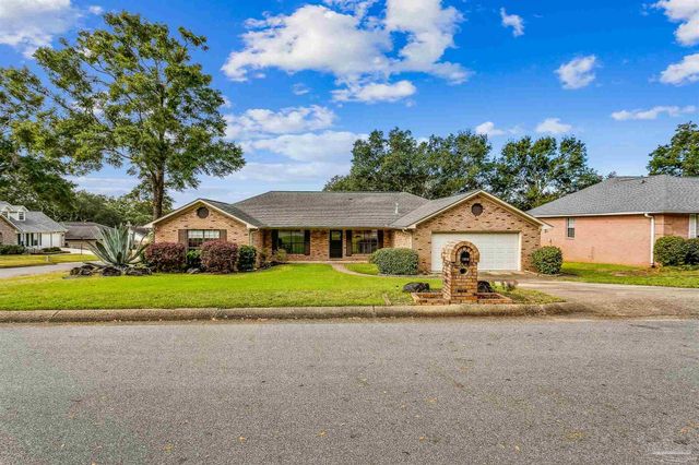 1960 Woodbridge Dr, Pensacola, FL 32514