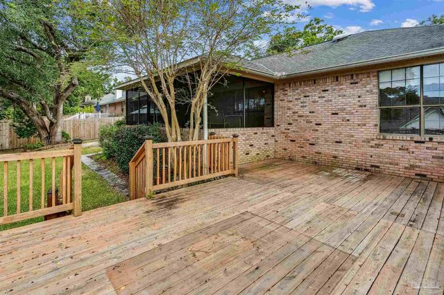 1960 Woodbridge Dr, Pensacola, FL 32514
