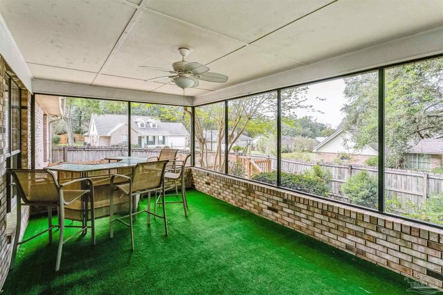 1960 Woodbridge Dr, Pensacola, FL 32514
