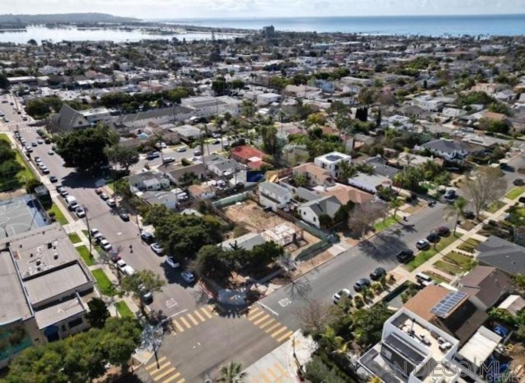 1367 Diamond, San Diego, CA 92109 — exterior
