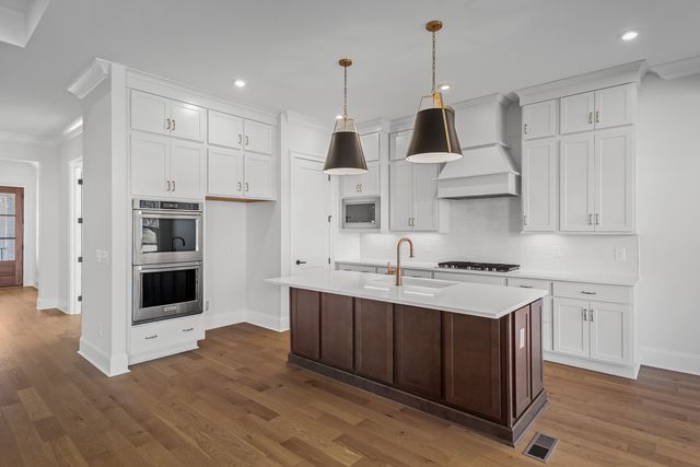 6001 Elliott Court, Arrington, TN 37014