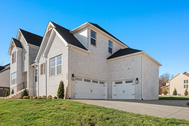 6001 Elliott Court, Arrington, TN 37014