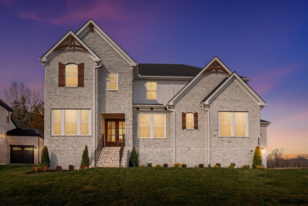 6001 Elliott Court, Arrington, TN 37014