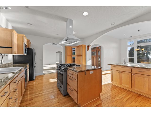 96546 SUNRIDGE Ter, Brookings, OR 97415