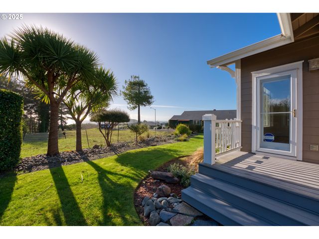 96546 SUNRIDGE Ter, Brookings, OR 97415