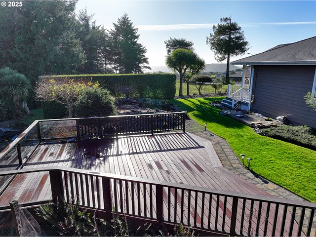 96546 SUNRIDGE Ter, Brookings, OR 97415