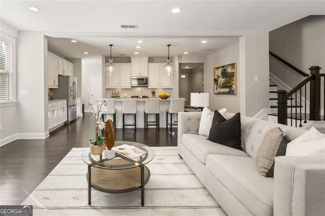 8320 Village Place, Suwanee, GA 30024