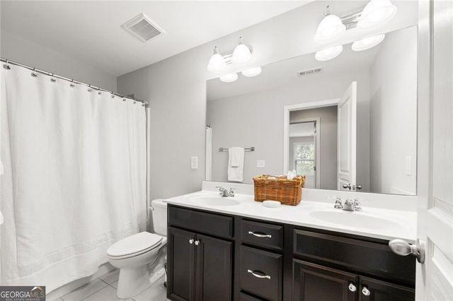 8320 Village Place, Suwanee, GA 30024