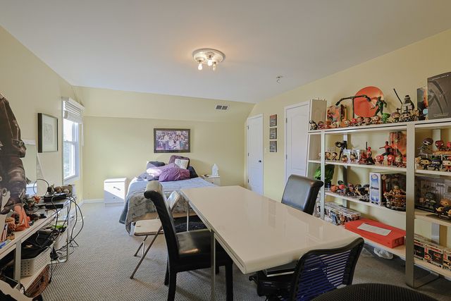 3 Chestnut Terrace, Buffalo Grove, IL 60089