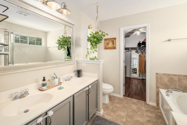 1305 Horseshoe Ranch DR, Leander, TX 78641