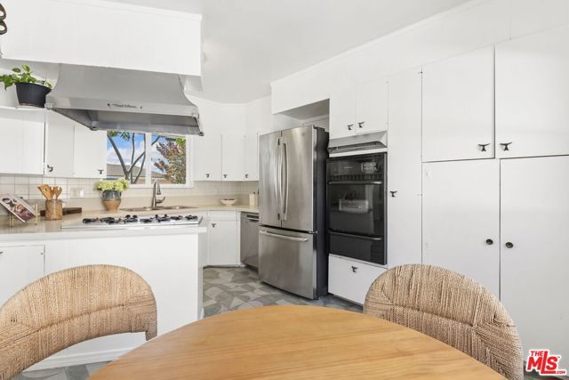 2216 N Indiana Avenue, Los Angeles, CA 90032