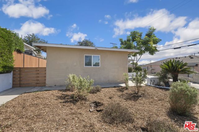 2216 N Indiana Avenue, Los Angeles, CA 90032