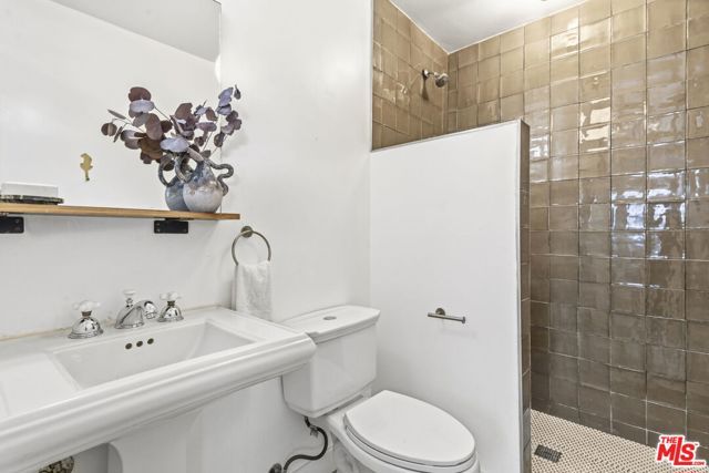 2216 N Indiana Avenue, Los Angeles, CA 90032
