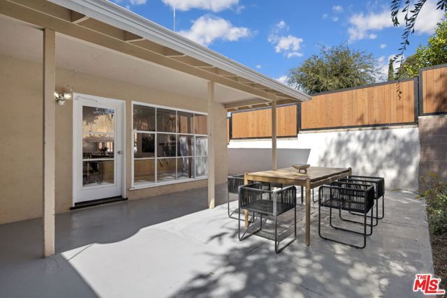 2216 N Indiana Avenue, Los Angeles, CA 90032