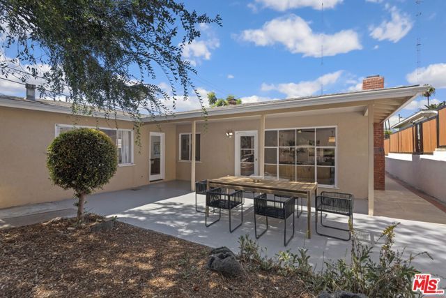 2216 N Indiana Avenue, Los Angeles, CA 90032